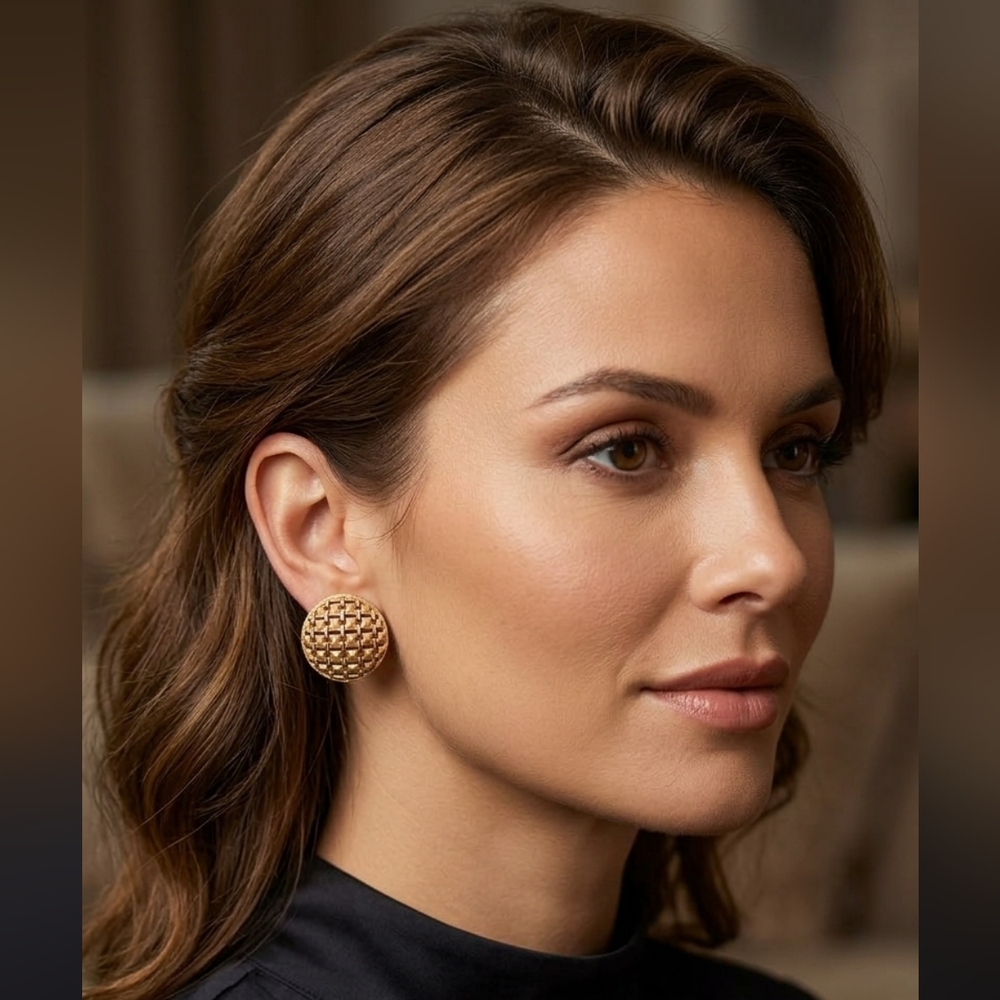 Hattie Carnegie Vintage Lattice Dome Gold Woven Clip On Earrings